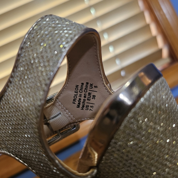 Mix no. 6,  7.5 gold glitter high heels - Picture 5 of 6